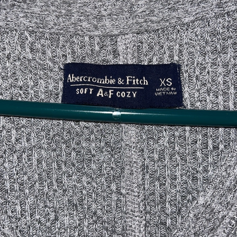 ABERCROMBIE & FITCH BUTTON TIE BOTTOM RIBBED TOP - Picture 2 of 3